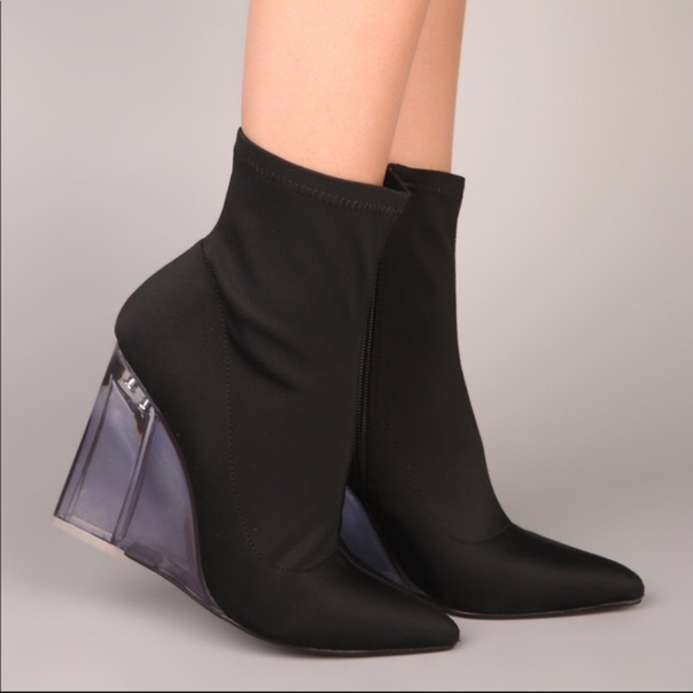 FASHION NOVA 🖤 EUC Black clear wedge booties